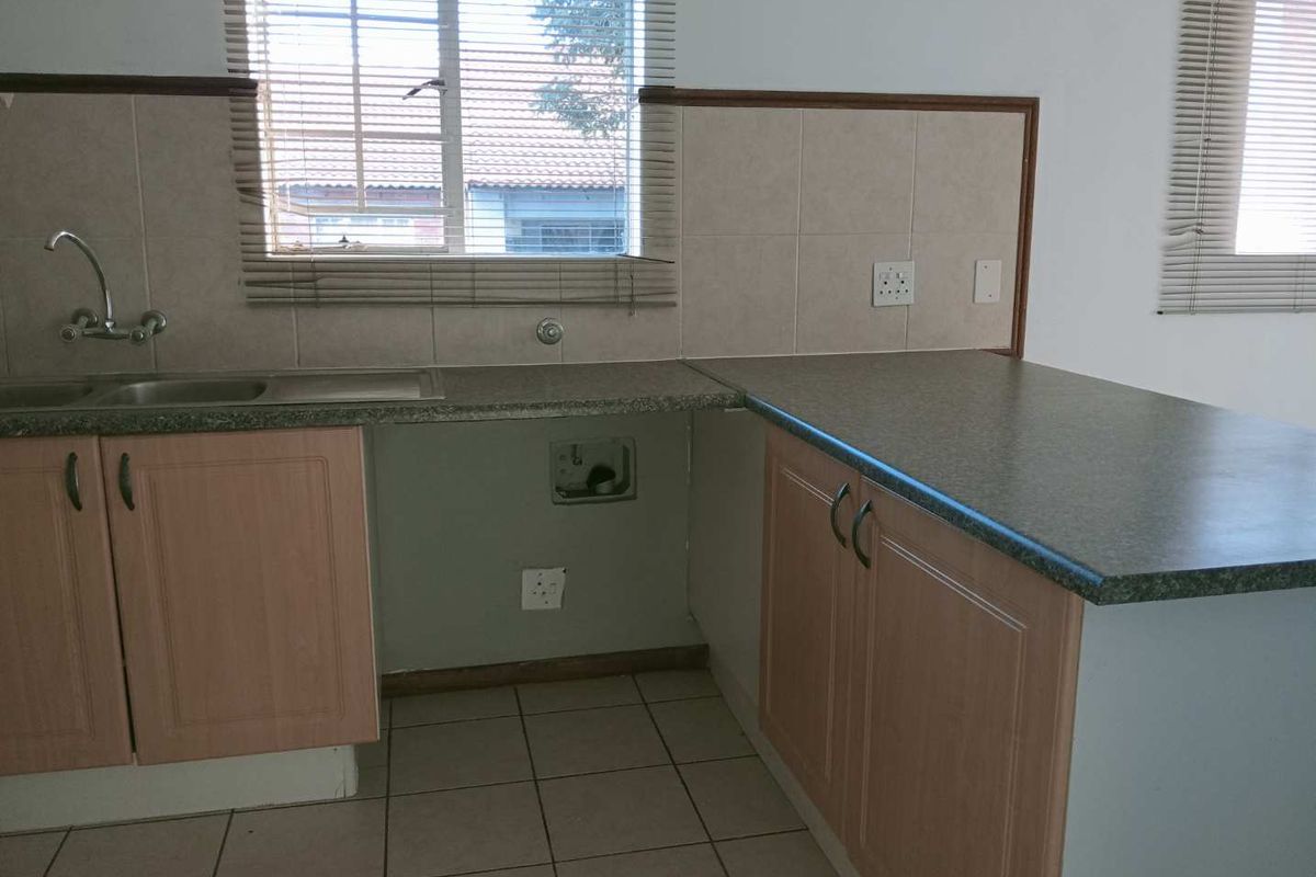 Spacious Top Corner Unit For Sale - Photo 3