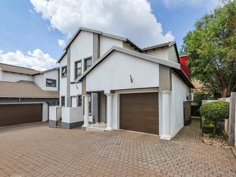 Prime 3 Bedroom Home in Exclusive Pretoria East Estate - Photo 2