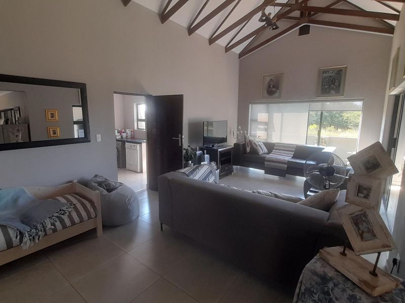 Modern convenience and natural tranquility - Photo 4