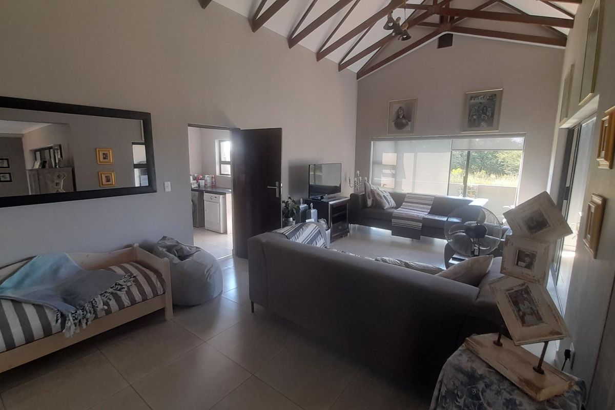 Modern convenience and natural tranquility - Photo 4