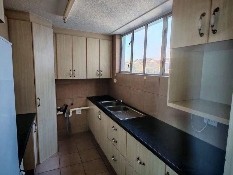 Secure Lock Up and Go with Panoramic Sea Views ALL OFFERS FROM R950 000.00 EXCLUDING FURNITURE WILL BE PRESENTED.... - Photo 7
