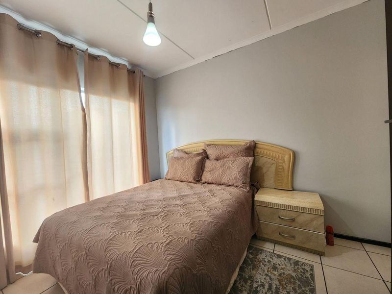 Modern 2-Bed Sanctuary with Scenic Views - Photo 7