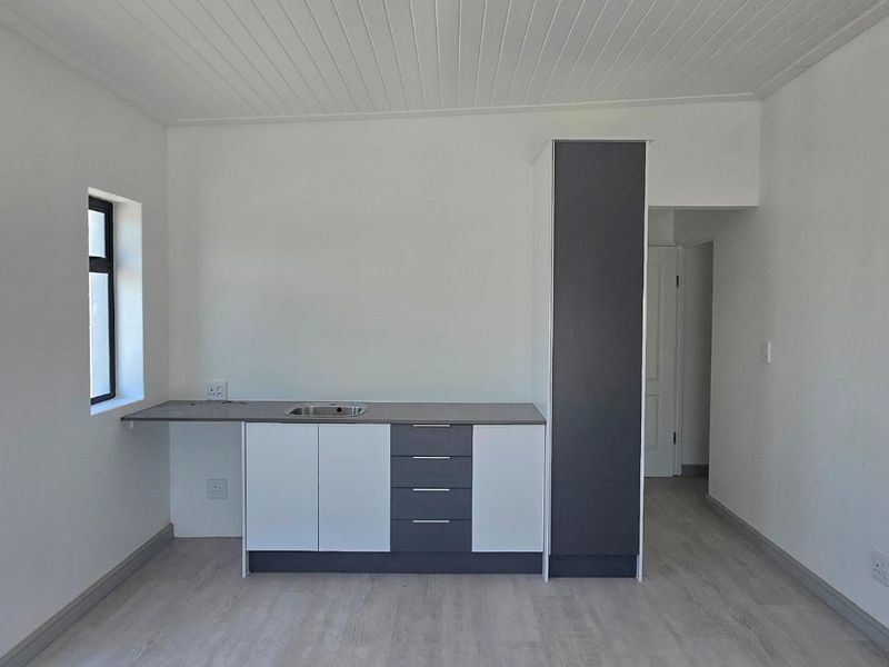 Brand New 5-Bedroom Coastal Home 150m from the Beach – No Transfer Duty - Photo 5