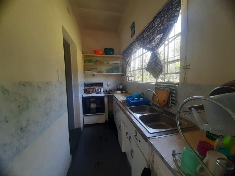 Family Home with Cottage for Sale - Photo 8