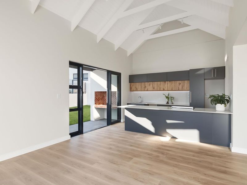 Brand new Home to make your own - Photo 10