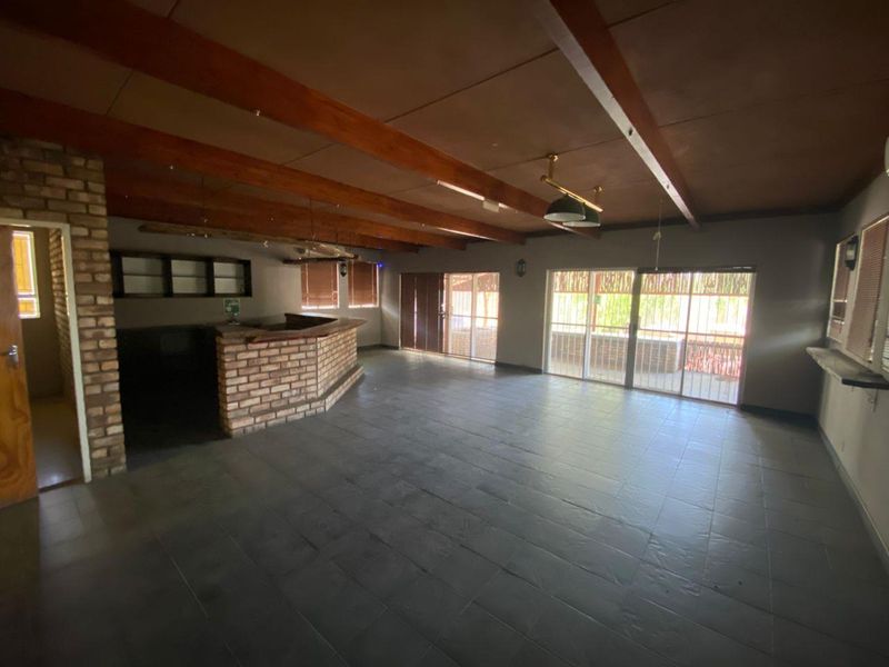 Warehouse for sale - Southern Industrial - Photo 8