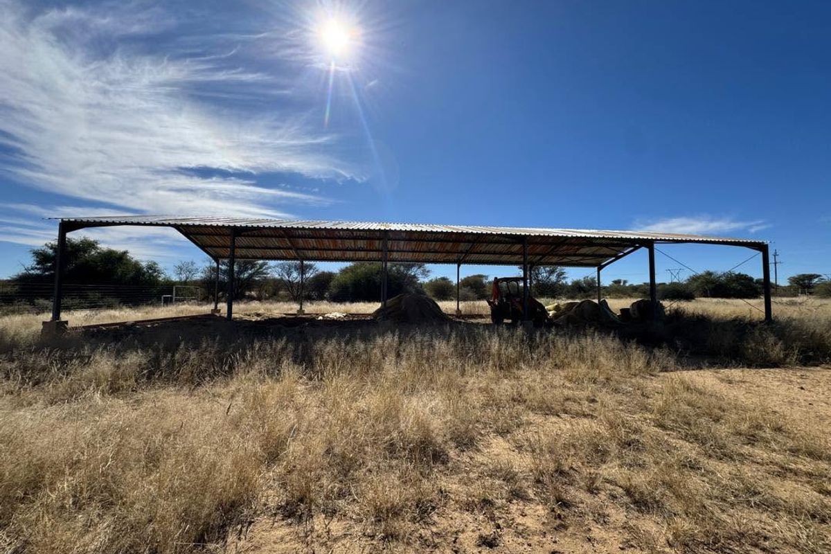 PRIME 20 HA SMALLHOLDING NORTH OF OKAHANDJA - Photo 2