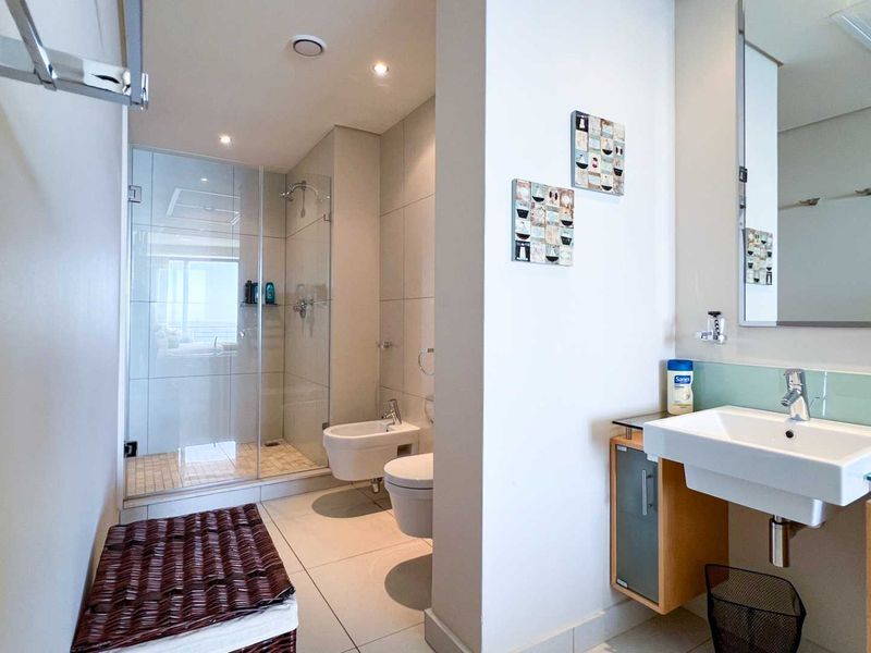 3 BEDROOM | 3.5 BATHROOM APARTMENT - Photo 9