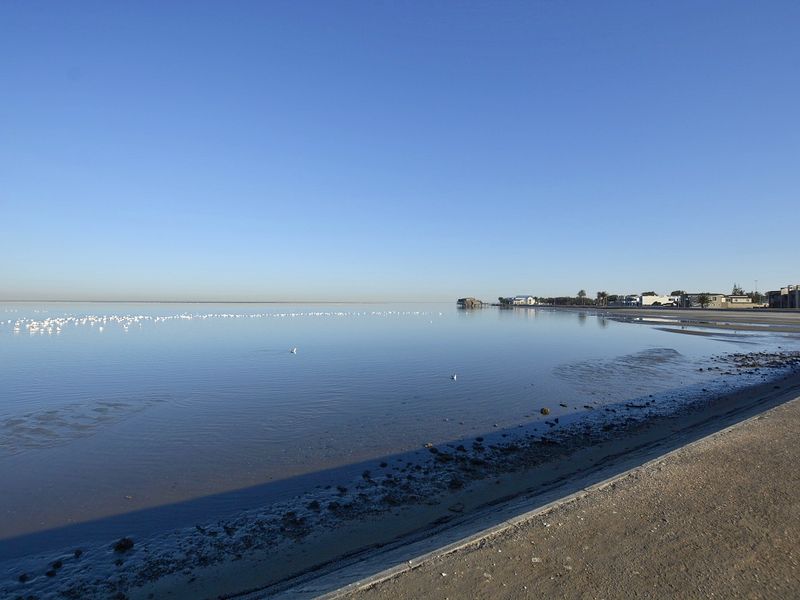 Lagoon, Walvis Bay:  9 Bedroom Home Opposite Lagoon is for Sale - Photo 5