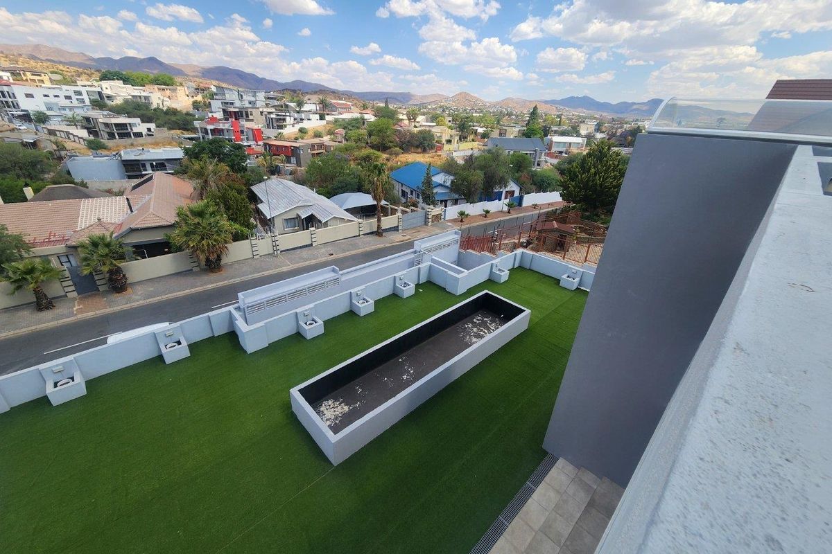 Executive Property - Photo 3