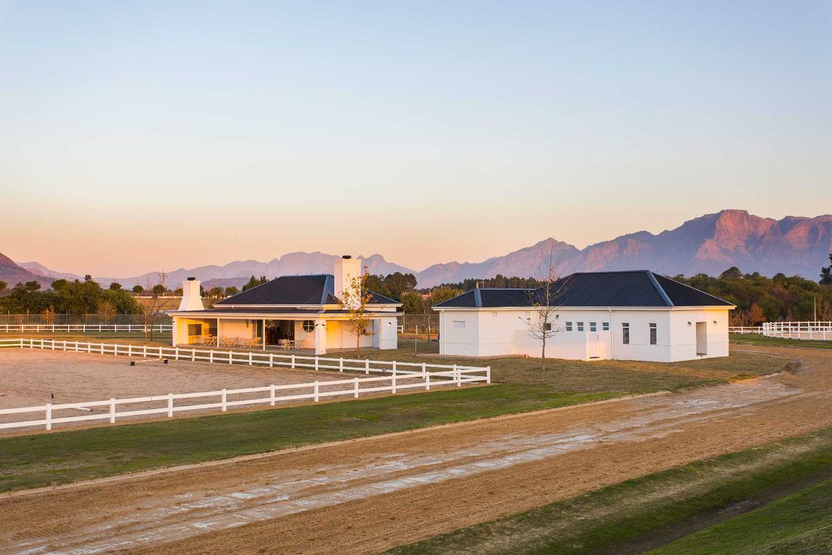 An Exceptional Opportunity to own the 1,96 hectare Equestrian School with premium facilities, located within the Equestrian hub on Val de Vie Estate - Photo 4