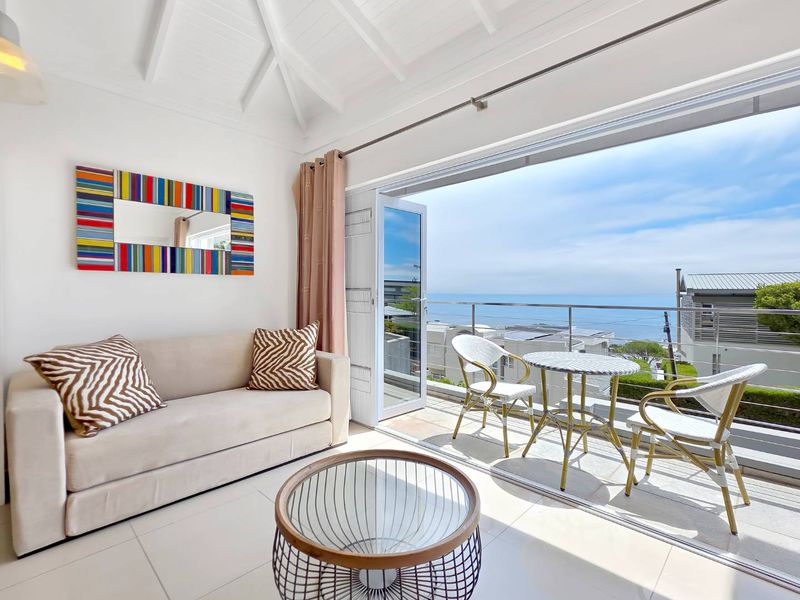 Secluded Comfort: Furnished Apartment with Parking - Photo 5