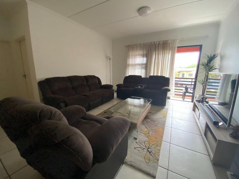 Modern Living in the Heart of Douglasdale Perfect for Young Professionals! - Photo 6