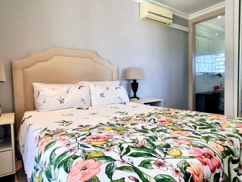 3 Bedroom Townhouse to Rent in La Lucia - Photo 4