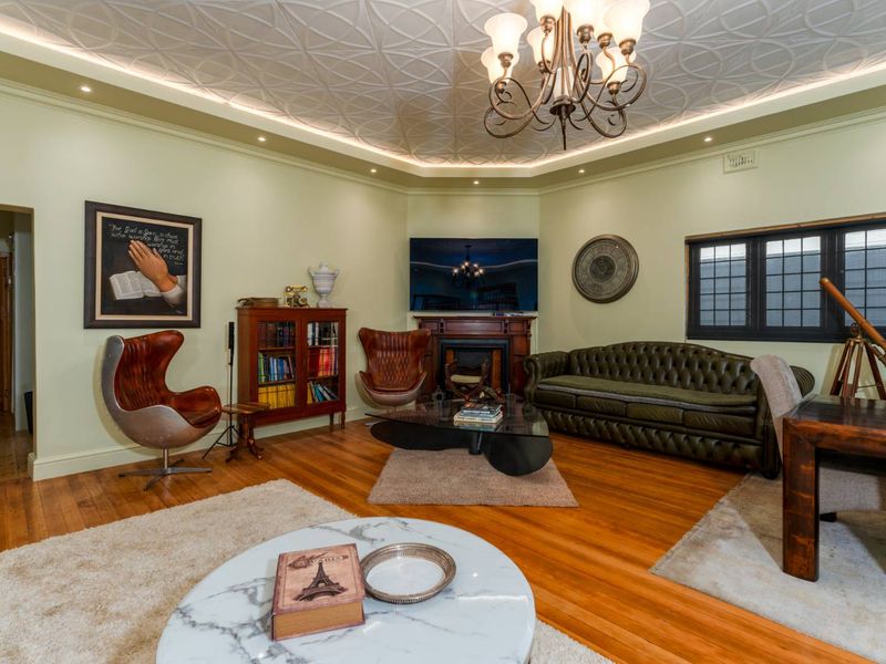 A rare coastal estate overlooking False Bay - Photo 3