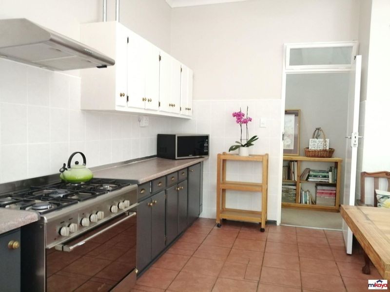 Sophisticated Charm and Elegance PLUS 3 flats! - Photo 5