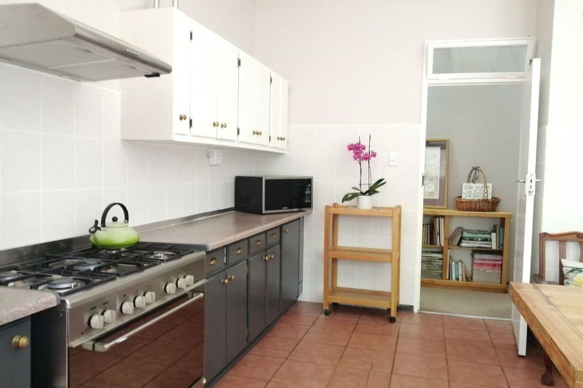 Sophisticated Charm and Elegance PLUS 3 flats! - Photo 5