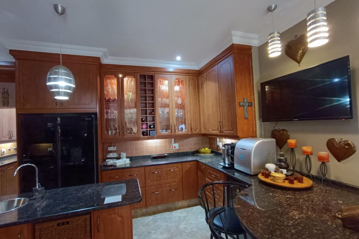 MIDSTREAM SECURITY ESTATE - LUXURY 5 BEDROOM MANSION - Photo 2