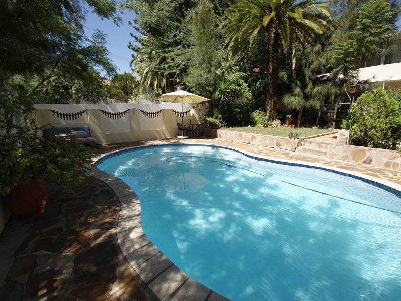 Residence - Photo 2