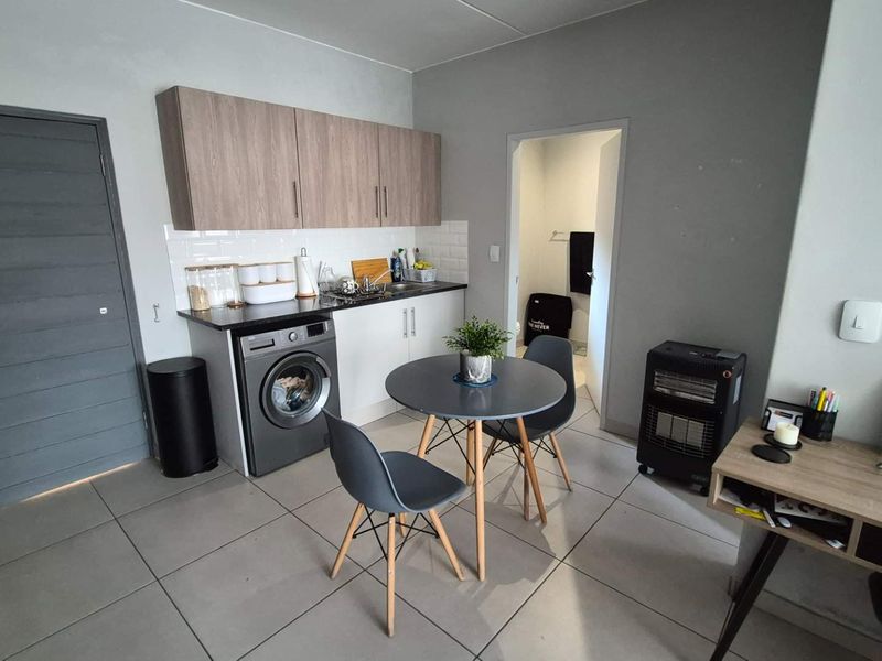 Ember Apartments – Where Modern Living Meets Nature’s Tranquility - Photo 8