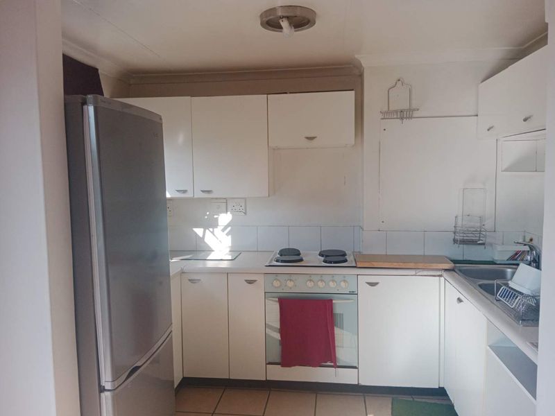 Two-Bedroom, 2-Bathroom Loft Apartment in Secure Estate - Close to Wits University - Photo 6