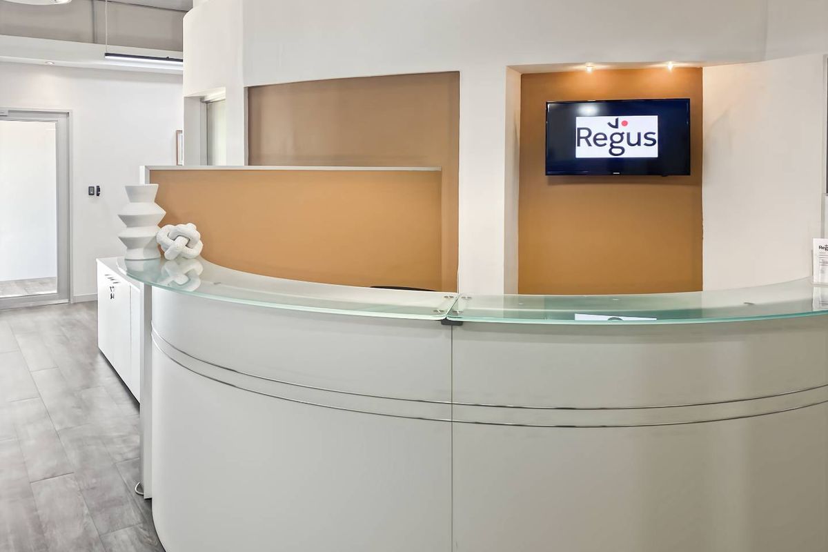 Find office space in Regus The Foundry for 1 person with everything taken care of. - Photo 3