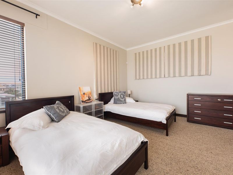 BEACHFRONT HOUSE - Photo 5