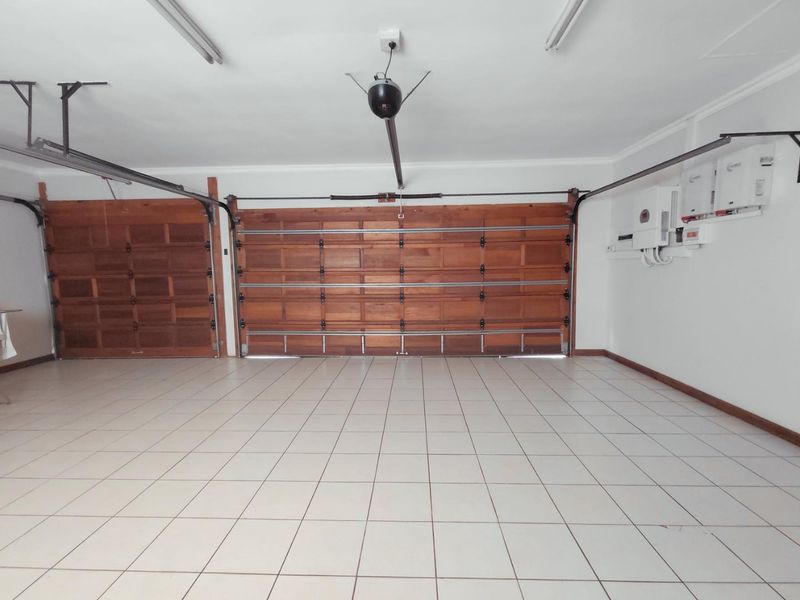 Luxury Redefined: Modern 4-Bedroom with Pool! - Photo 5