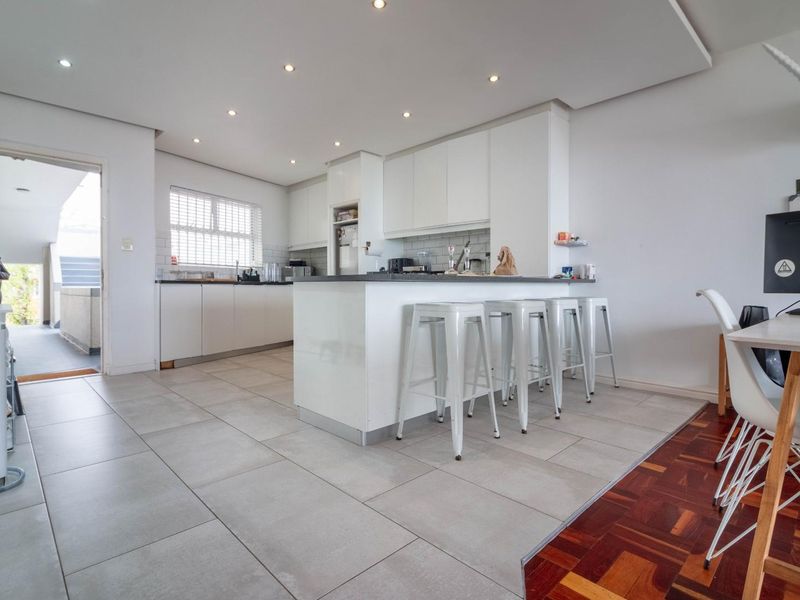 A sea side residence in Sea Point! - Photo 7
