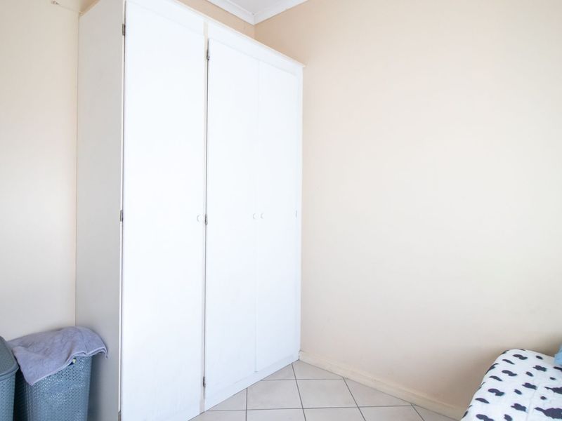 3 Bedroom 2 bathroom home - Photo 8