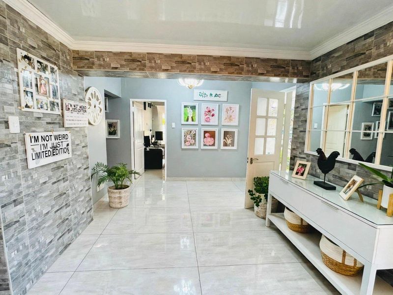 4 bedroom with pool - Photo 4