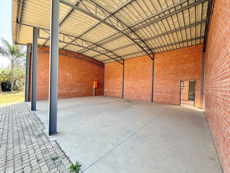 🌟 Prime Kyalami Location – Investment Holding with Storage & Multiple Dwellings 🌟 - Photo 8