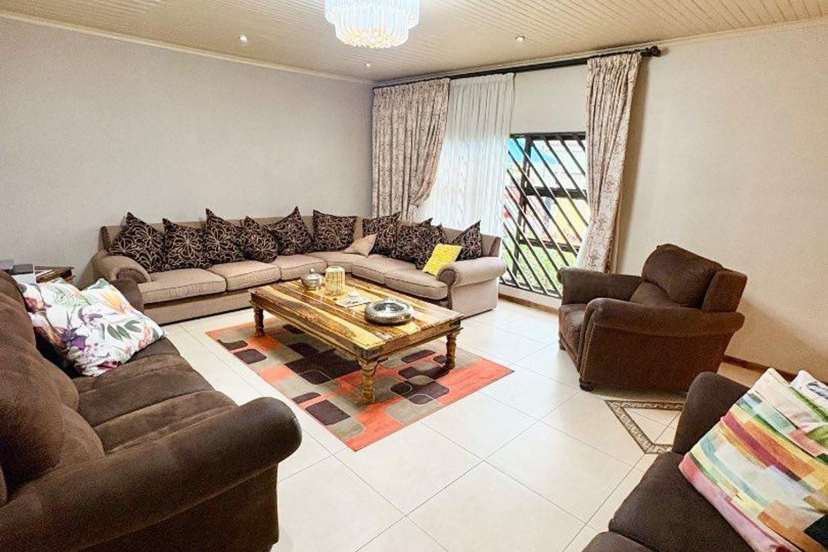3 Bedrooms House For Sale in Khomasdal - Photo 5