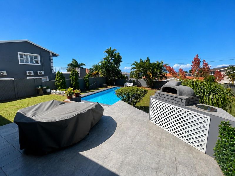 Hendra - Beautiful Family Home with Sea Views & Modern Flatlet in Prime La Lucia - Photo 2