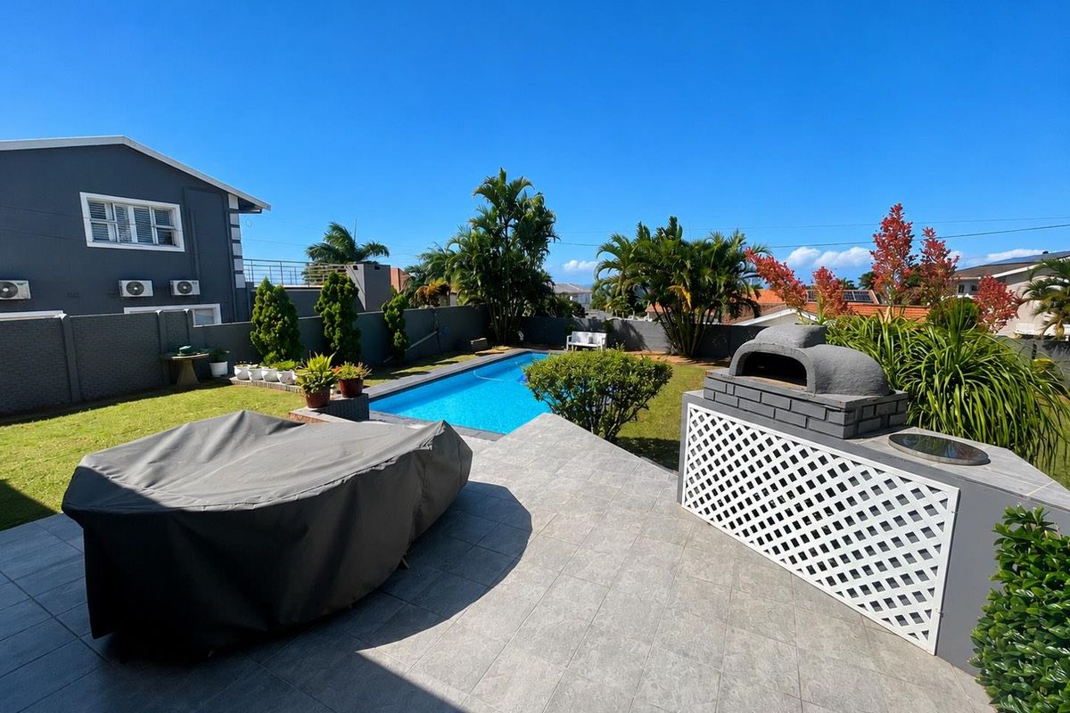 Hendra - Beautiful Family Home with Sea Views & Modern Flatlet in Prime La Lucia - Photo 2