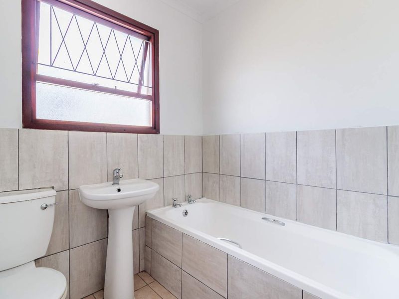 2-Bedroom Home - Sherwood, Port Elizabeth - Photo 6