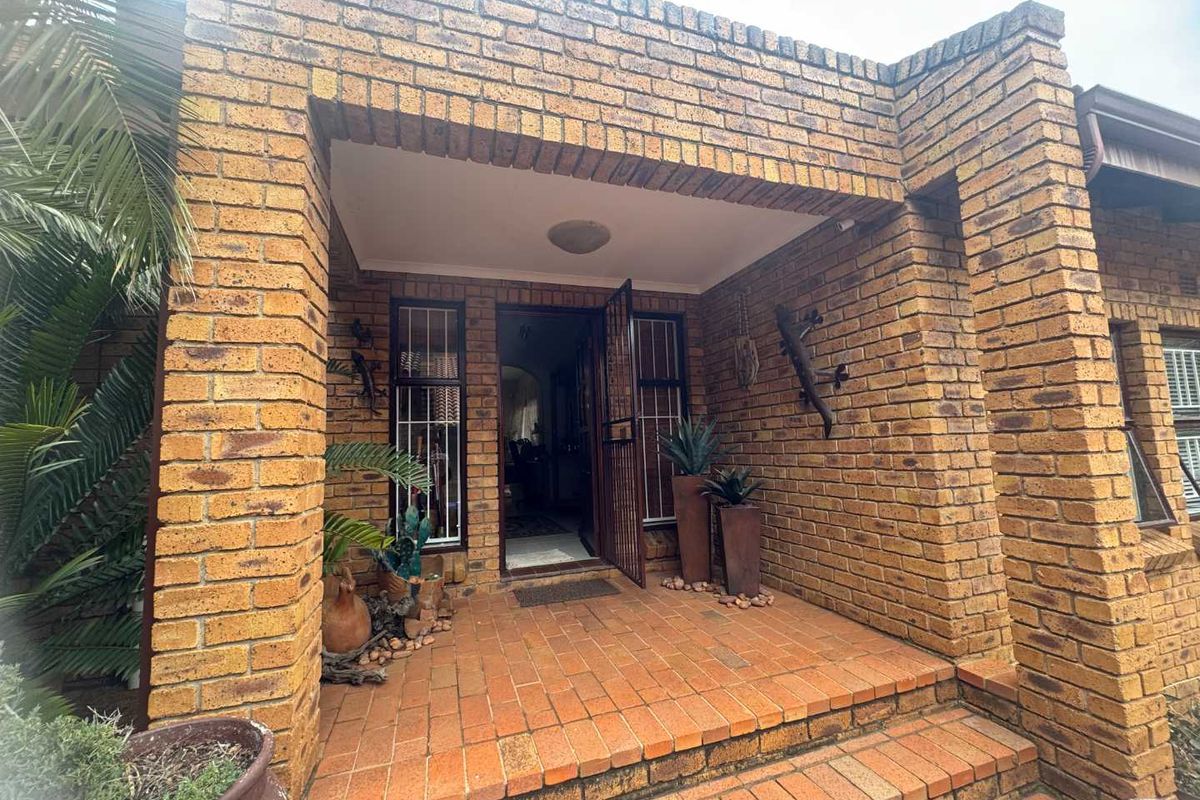 Huge Face Brick Home for Sale - Photo 2