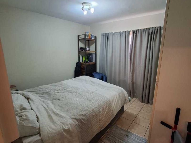 2 Bedroom unit in Olympus, Faerie Glen - Photo 4