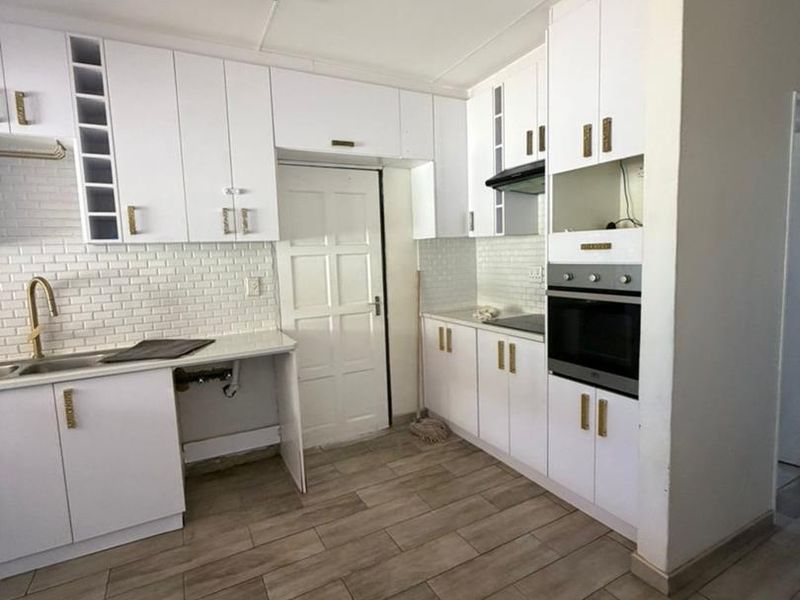 3 Bedroom House for Sale - Photo 3