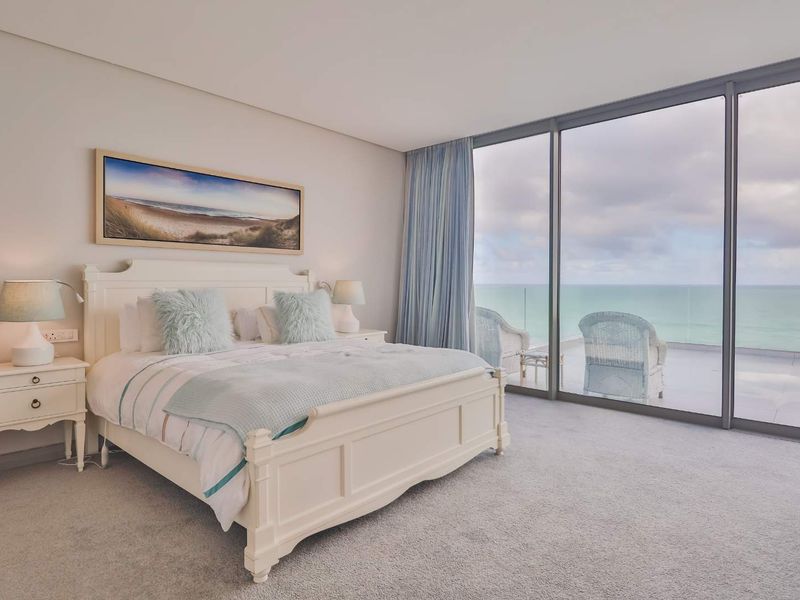 4 Bedroom, 6 Bathroom House in Pinnacle Point - Photo 3