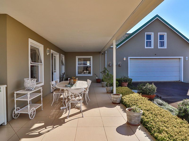 4 Bedroom Family Home with Farmland Views in Broadacres Estate, Howick - Photo 10
