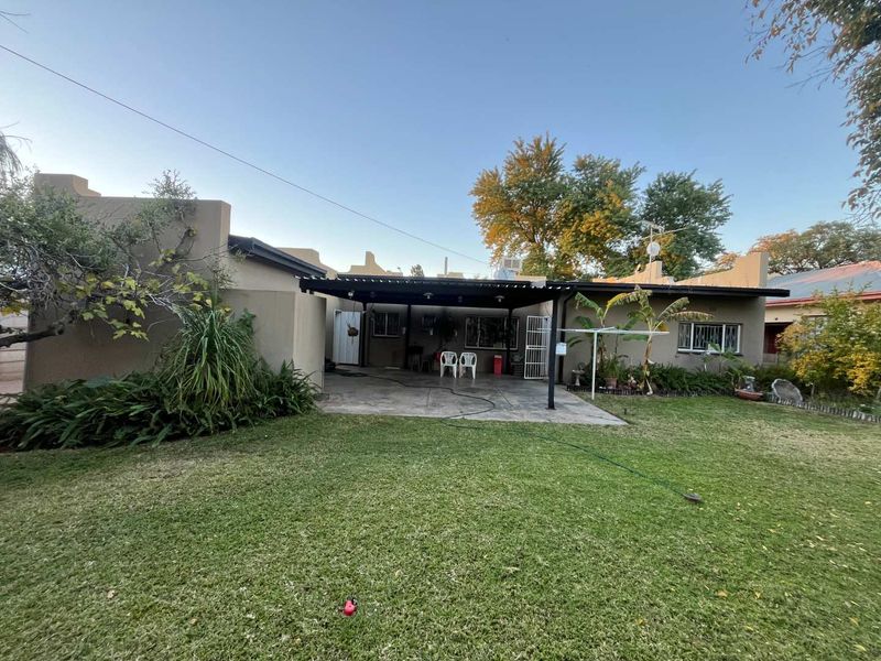 Spacious 3-Bedroom Home with Business Potential – Prime Location! - Photo 6