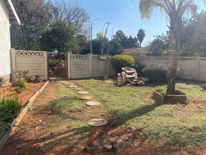 Lovely Investors Home in Birch acres - Photo 2