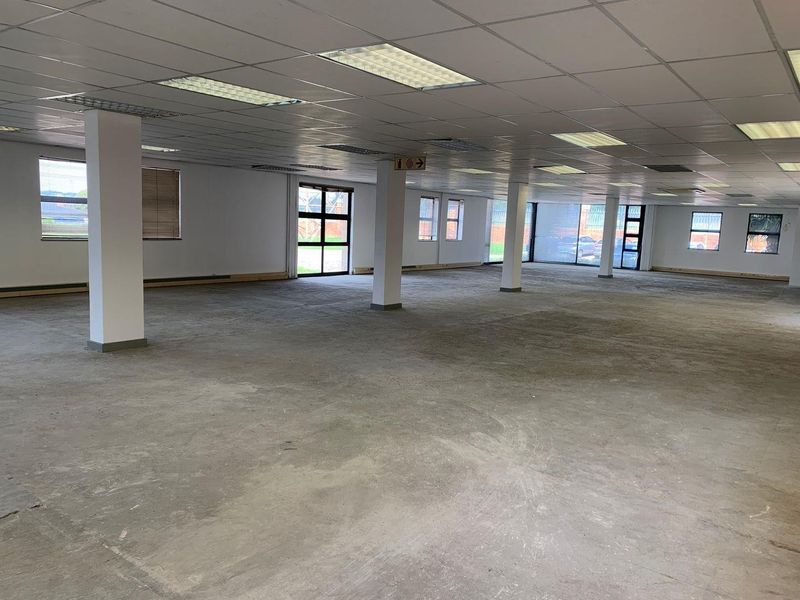 472m2 Paulshof Office To Let - Photo 9