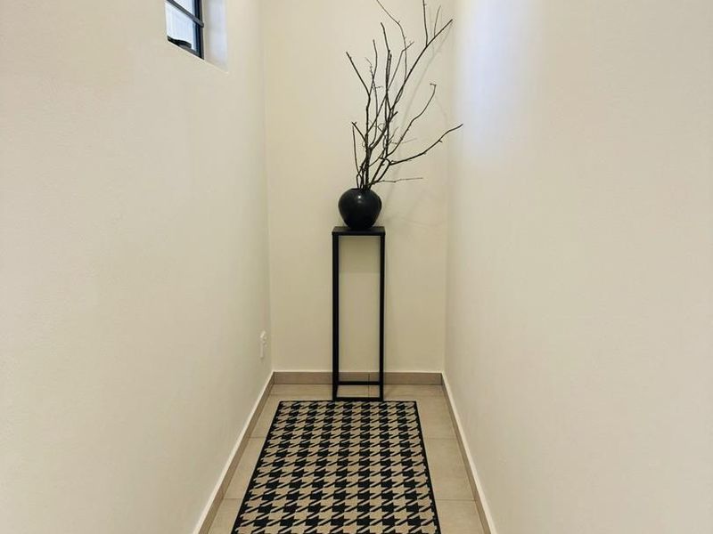 Emerald Skye - Photo 4