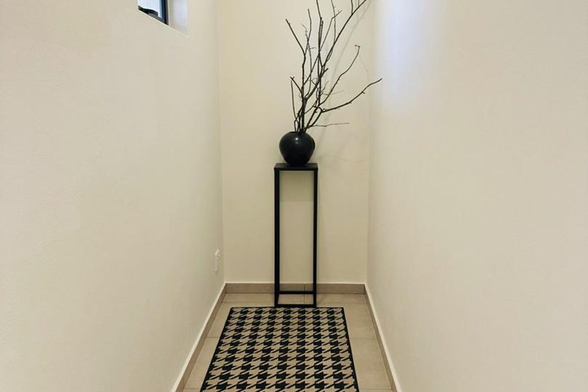 Emerald Skye - Photo 4