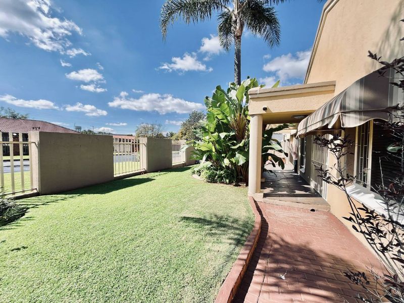 A jewel of a house in Boksburg South, located in a quiet area with no pedestrian traffic - Photo 2