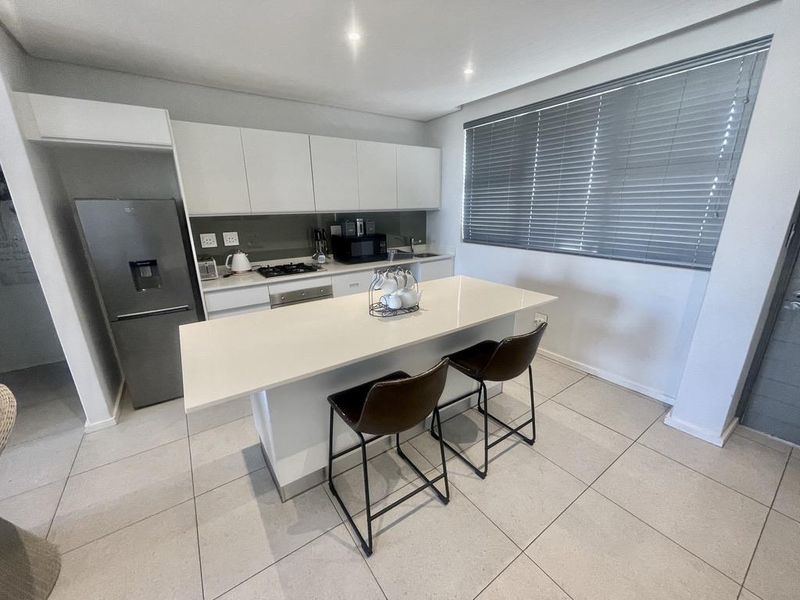 Hendra - Contemporary 2-Bedroom Apartment For Sale in Ocean Dune - Photo 3