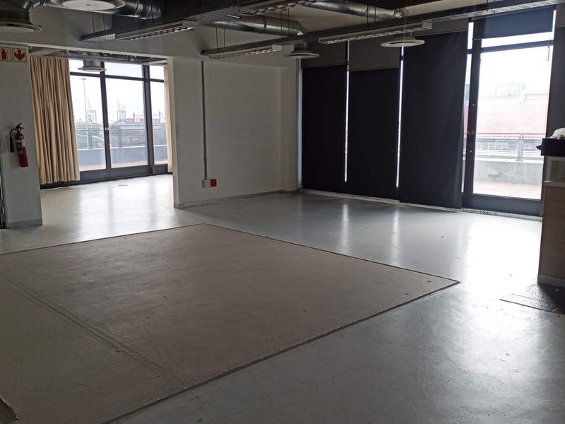 Bespoke Office / Studio Space in Vibrant mixed use hub, Woodstock - Photo 3