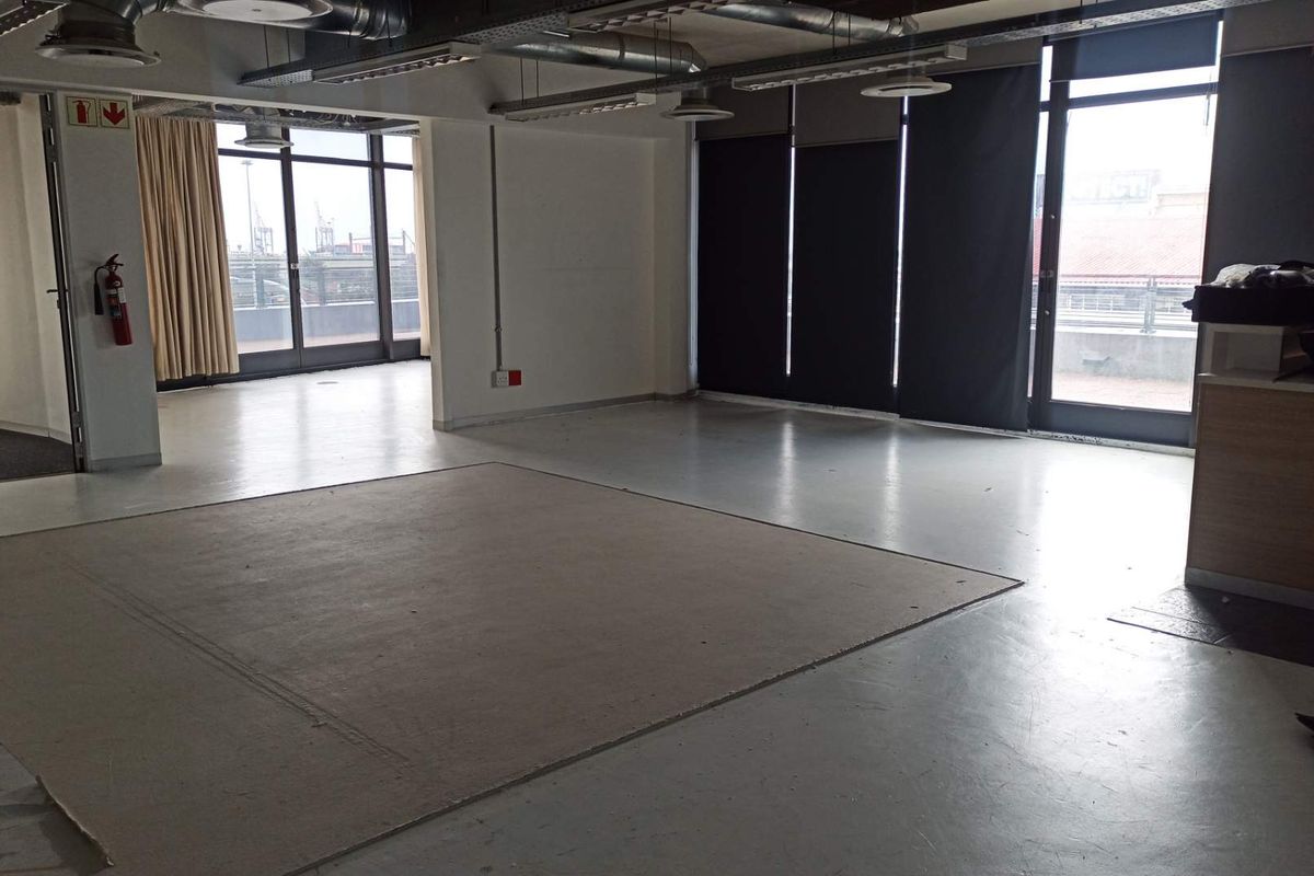 Bespoke Office / Studio Space in Vibrant mixed use hub, Woodstock - Photo 3